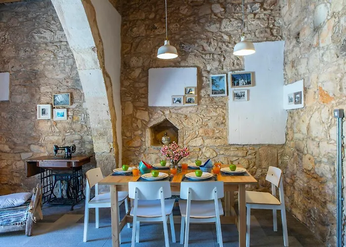 Semesterbostad Akamantida Platea Pano Arodes