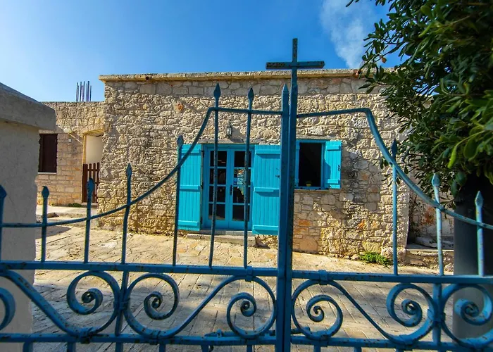 Akamantida Platea 1 *